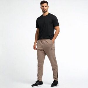 NWT Men’s Adidas D4T Knit Training Pants – Chalky Brown – Size M